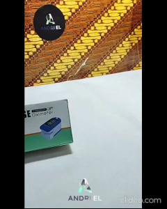 Pulse oximeter alat pengecekan detak jantung dan kadar oxygen plus baterai