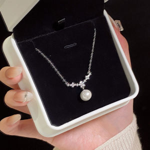 Luxurious Fashionable Starry Zircon and Pearl Necklace