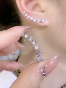Ultra-Shiny Zircon Earrings Trendy Design Luxury Feel Alloy Diamond Plated Fashionable Womens Jewelry Ear Cuff Fresh out