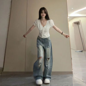 French Unique V-neck Bubble Sleeve T-shirt Summer OOTD Cute Age-defying Top for Small Figures Casual Style Short Sleeve