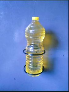 TEMPAT BOTOL MINYAK GORENG 2 IN 1//TEMPAT PENYIMPANAN BOTOL TEMPEL//TEMPAT RAK BOTOL MINYAK GORENG 2 LITER DAN SAYU LITER//RAK TEMPEL BESI SERBA GUNA