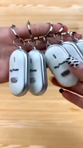 Gantungan Kunci Siul Key Finder Gantungan bunyi Praktis Serbaguna Anti Hilang Lupa Senter LED