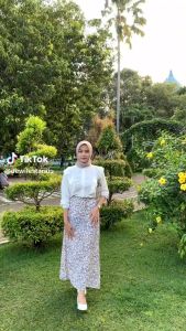 Rok Styl Fashion Korea & Rok Polka Terbaru 2023