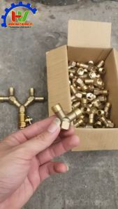 Đầu chia nước chữ Y Ren 13.8mm 2 đầu ngõ ra bằng đồng dùng cho máy phun xịt cao áp dây phun thuốc.