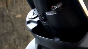 Cantolan Motor Besi RT-9325 Gantungan Barang Serbaguna Model Bulat Tempat Tas Helm Plastik Belanjaan Aman Kokoh