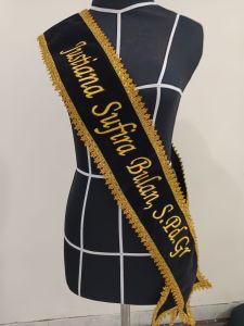 Selempang Wisuda Bordir kain Beludru RENDA free costum Nama