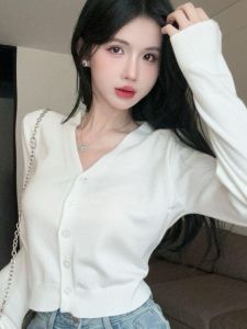 Womens Knitted Short Thin V-Neck Sweater Jacket Spring Autumn Versatile Base Layer Shirt Commute Style Korean Version Slim Fit