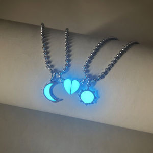 2/PCS Luminous Heart-Shaped Couple Necklaces Fashionable Ladies Jewelry Gift Set with Day And Moon Design