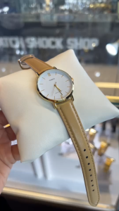 CASIO นาฬิกาผู้หญิง รุ่น LTP-VT01GL-7B สายหนัง สีขาว คาสิโอ