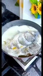 {\n    \"article\": \" Multifunctional Stainless Steel Frying Shovel Clip Thickened Barbecue With Steak Clip Fried Fish Spatula Kitchen Frying Shovel