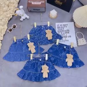 CHÂN VÁY JEANS BÉ GÁI CỰC CHẢNH - CVJBG