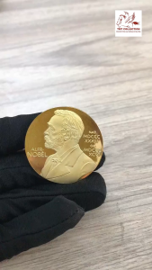 < HOT > Xu Lưu Niệm In Hình Nobel - Quà Tặng Độc Đáo - Quà Tặng Doanh Nghiệp - SP008478