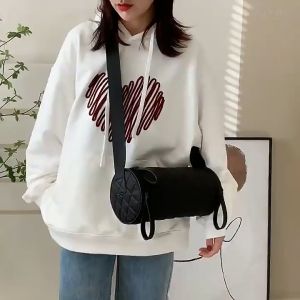 (w48) กระเป๋าสะพายข้างพรีเมี่ยม ทรงถังหมอน ผิวผ้าหนากันน้ำ ทันสมัย fadbag