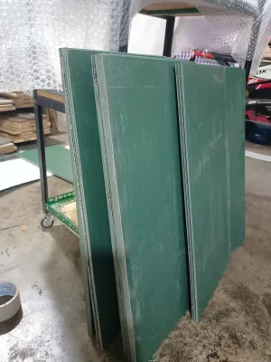 (Rộng 40cm 50cm) Tấm ván nhựa eco dày 15mm chịu lực chịu nước tốt làm kệbàn sàn nuôi động vật..nhận cắt theo yêu cầu