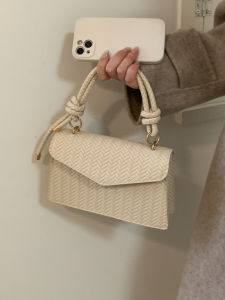 Fashionable Shoulder Crossbody Bag Womens Stylish Trendy Single Strap Square Bag Soft Handbag Commuter Friendly Non-Folding