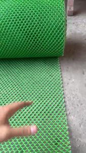( Khổ cao 50cm x dài 1m ) Lưới nhựa màu xanh lá mạ mắt lỗ 1cm vách ngăn chắn chuột xâm hại cây trồng vật nuôi..