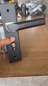 Gagang Pintu Handle Kunci Pintu Set Ukuran Tanggung Hitam / Pegangan Pintu Kunci Kamar Set Medium Handle Pintu Rumah