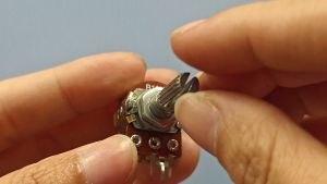 Potensio On Off 5 Pin: Aksesoris E-Commerce yang Praktis