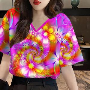 2568 เสื้อยืดผู้หญิงคอวี ดอกไม้ย้อนยุคและภาพพิมพ์ เนื้อผ้าซับเหงื่อ เสื้อยืดชุดประจำวัน จัดส่งเร็ว เสื้อสงกรานต์2568