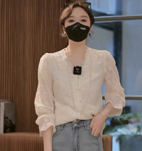 Áo Thun Dài Tay V-neck Voan Ren