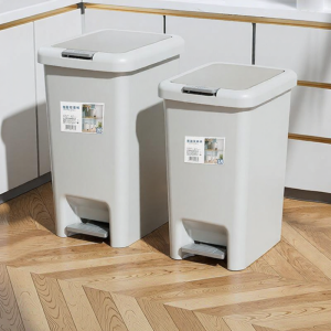 LIWAN | Large Foot Pedal Covered Trash Can