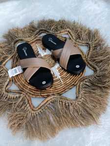 Sandal Wanita DV003 Sandal Wanita Kekinian/Empuk/Nyaman