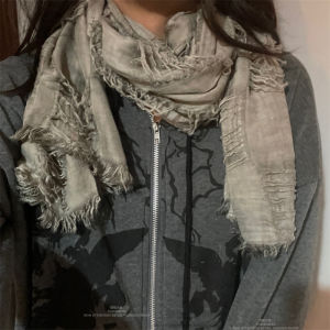 Khăn Choàng Lông Cừu Phong Cách Chiến Binh Y2K Cho Nam Và Nữ Mùa Thu Đông Có Tua Rua Rách Rưới Cổ Tròn Trang Trí