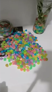 500pcs Glow In The Dark Pebbles 0.8cm 1cm Aquarium Artificial Luminous Stone For Garden Yard Patio