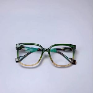 แว่นตาสายตายาว เลนส์ 2ชั้นออโต้ รุ่น Jaguar จากัวร์ ในร่มเลนส์ใสออกแดดเปลี่ยนสีเทาดำแว่นสายตายาวที่ใส่เดิน ใส่ขับรถ อ่านหนัง เล่นมือได้ในแว่นเพียงตัวเดียว ครบคุ่มมาก