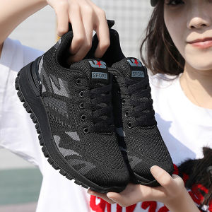 รองเท้าพื้นนุ่มทรงสปอร์ตแบบสวมสบายระบายอากาศได้ดี กันลื่น รองเท้าปีนเขาแบบสวมสบายสำหรับกลางแจ้งและทำงาน รองเท้าทหารแบบลำลอง