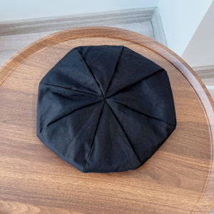 หมวกหมวกเบเร่ต์สีล้วนเรียบง่ายสไตล์เกาหลีแมทช์ลุคง่ายสำหรับฤดูใบไม้ผลิและฤดูใบไม้ร่วงของผู้หญิงหมวกทรงเมฆเล็กทำให้ใบหน้าดูเล็กหมวกจิตรกรลำลองแนวญี่ปุ่นอินเทรนด์