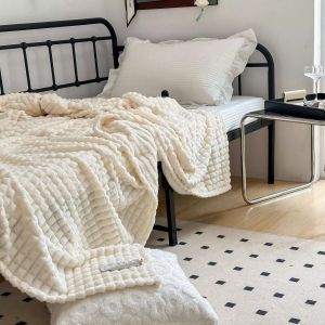 Four Seasons Simple Comfort Thickened Coral Flannel Soft Pretty Fluffy Rabbit Skin Nap Air Swing Blanket