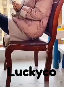 {\n    \"article\": \" LUCKYCO Lem Setan 50 GRAM REAL Serbaguna Lem Super Oily Glue Grease Premium Cair Kayu Keramik Karet Besi Plastik Sepatu Kulit Kaca Korea Perekat Kuat Cairan Super