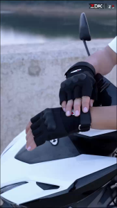 Găng tay lái motor xe máy ZDK Z5 có gù cao su bảo vệ khớp ngón tay khóa gài chắc chắc độ bền cao