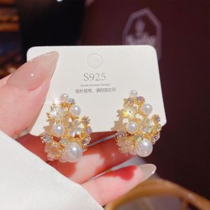 Shiny Acrylic Women Stud Earrings: A Guide to Simple Shell Flower Pearl Earrings