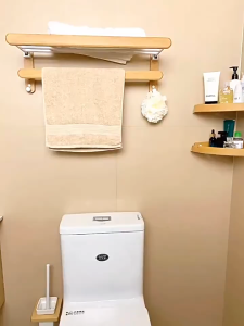 ราวแขวนผ้าในห้องน้ำ ชั้นวางของ ไม่ต้องเจาะรู ชั้นวางผ้าขนหนู สำหรับห้องน้ำ ไม้บีช