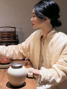 New Chinese Style Womens Fashion Loose Cotton Jacket National Trend Winter Coat Tang Costume High-End Feeling Cold Tone Top