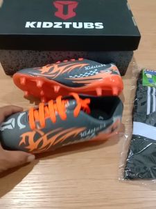 KIDZTUBS Sepatu Bola Anak Paket Komplit Sepatu Bola Tas Skin Deker Kaos Kaki Usia 6-10 Tahun Size 28 29 30 31 32 33 34 35 36 37 KDZ0949010525
