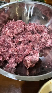 (มื้อนี้ขอเหนือ) ไส้อั่วหมู สูตรดั้งเดิม (หมู80%+มันหมู 20%) ไส้อั่วสมุนไพร รสจัด ปรุงสำเร็จ พร้อมทาน