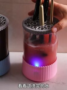 【กรุงเทพจัดส่งสินค้า】3in1ที่ล้างแปรงแต่งหน้าไฟฟ้า ชั้นวางแปรงแต่งหน้า ขาตั้ง เครื่องมือทําความสะอาดแปรงแต่งหน้าอัตโนมัติ