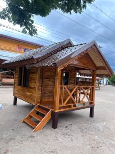 บ้านไม้สัก บ้านเล็ก บ้านสวน ขนาด 2.2x2.5 ม. ระเบียงหน้า 1.2 ม.