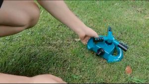 Sprinkler Air Taman 360 Derajat 3 Head Alat Penyiram Tanaman 360 Derajat Besar 200 mm