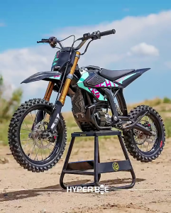 มอเตอร์ไซต์วิบากไฟฟ้า Electric Dirt Bike ยี่ห้อ SURRON รุ่น Hyper Bee 2026 สายลุยเล็กแต่โหด! มอเตอร์ 5kW แรงบิด 159Nm วิ่งฉิว 55 กม./ชม. เบาเพียง 39 กก. พร้อมโช้คโปร+แบตลิเธียม 25Ah ชาร์จไว 2.5 ชม. ลุยได้ทุกเส้นทาง ดุดันไม่เกรงใจใคร!