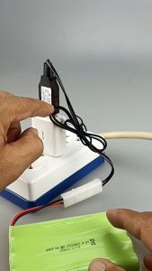 ถ่านรถบังคับ สำหรับรถที่มีสเกล 1:10 เป็นถ่านชาร์จชนิด Ni-MH 9.6V 4800 mAh. Piug KET-2P ขายพร้อมที่ชาร์จแบบ USB ตรงรุ่น