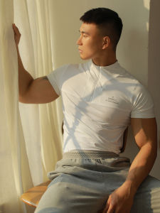 OMG Trendy Turtleneck Short Sleeve Fitness Clothes Mens Nylon High Elasticity Quick-Drying Tights Training Sports T-shirt