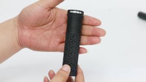 RIDERACE | Tay Nắm Xe Đạp Leo Núi Chống Sốc Thiết Kế Công Thái Học Chất Liệu Cao Su TPR Chống Trơn Trượt Mềm Mại Khóa Chặt Mang Lại Cảm Giác Lái Xe Thoải Mái.