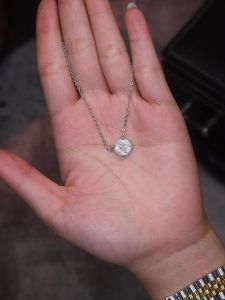 1pc Moissanite Pendant Necklace 925 Sterling Silver Cluster Design 18K Gold Plated Jewelry Gift for Women Comes with GRA Certifi