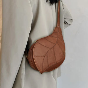 Cobbler Legend Fashion Leather Bags Ladies Messenger Bags Retro Bags Ladies Shoulder Bags Ladies Chest Bags Diagonal Leather Chest Bags