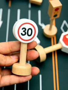 ของเล่นป้ายจราจรสำหรับเด็กอุปกรณ์เสริมโมเดลรถป้ายถนนถนนถนนของเล่นสำหรับการศึกษาปฐมวัยสำหรับโรงเรียนอนุบาล