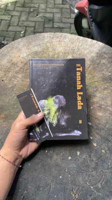 NOVEL SASTRA DI TANAH LADA KARYA ZIGGY